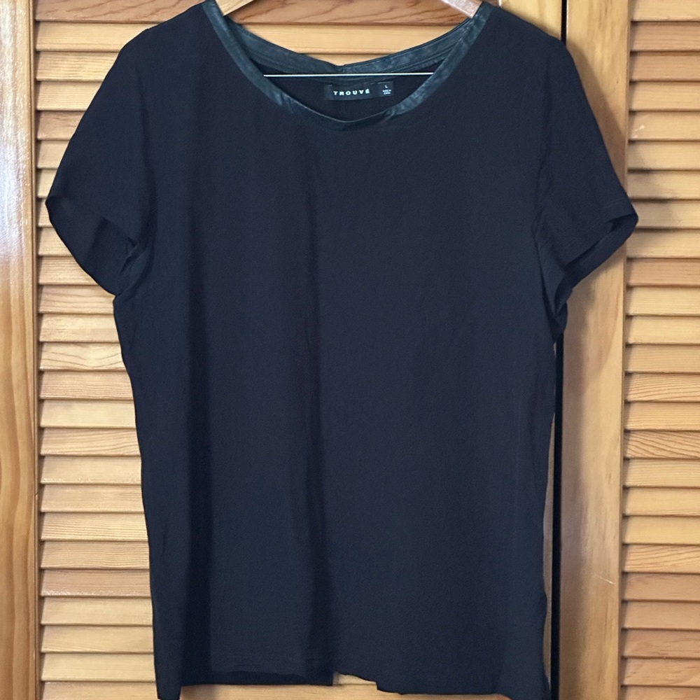 Trouve Black Short Sleeve Blouse with Leather Collar Size Large